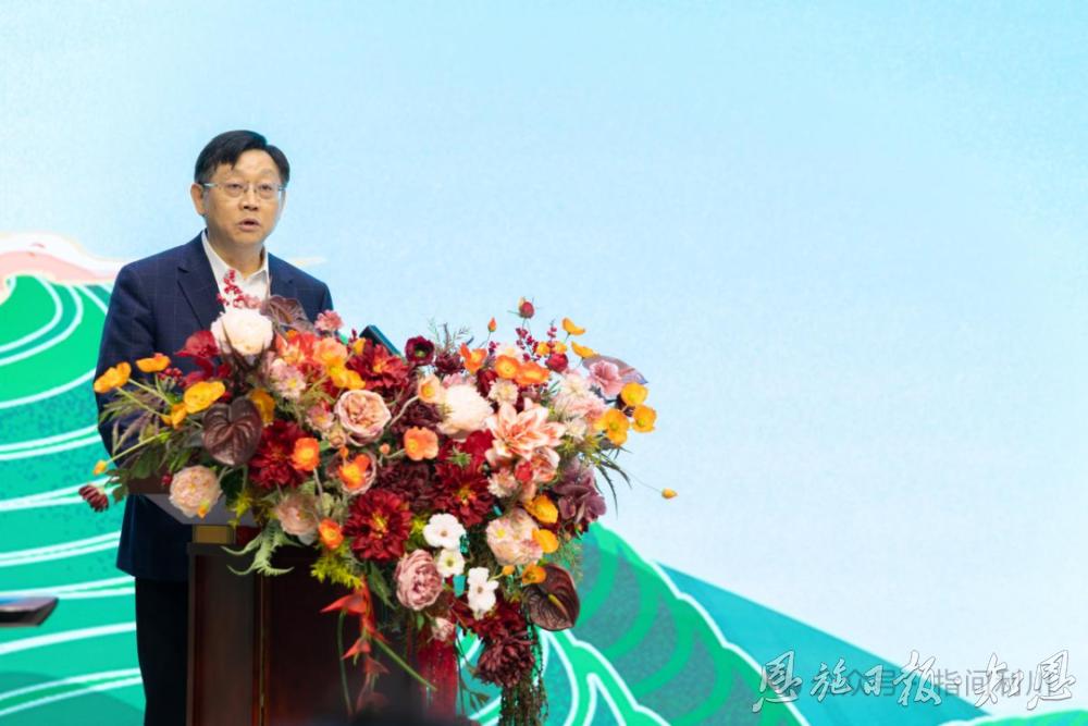 新华社客户端｜签约36亿元“星火星电竞登录斗摇香·利川红”2025茶乡寻亲会举行(图1)